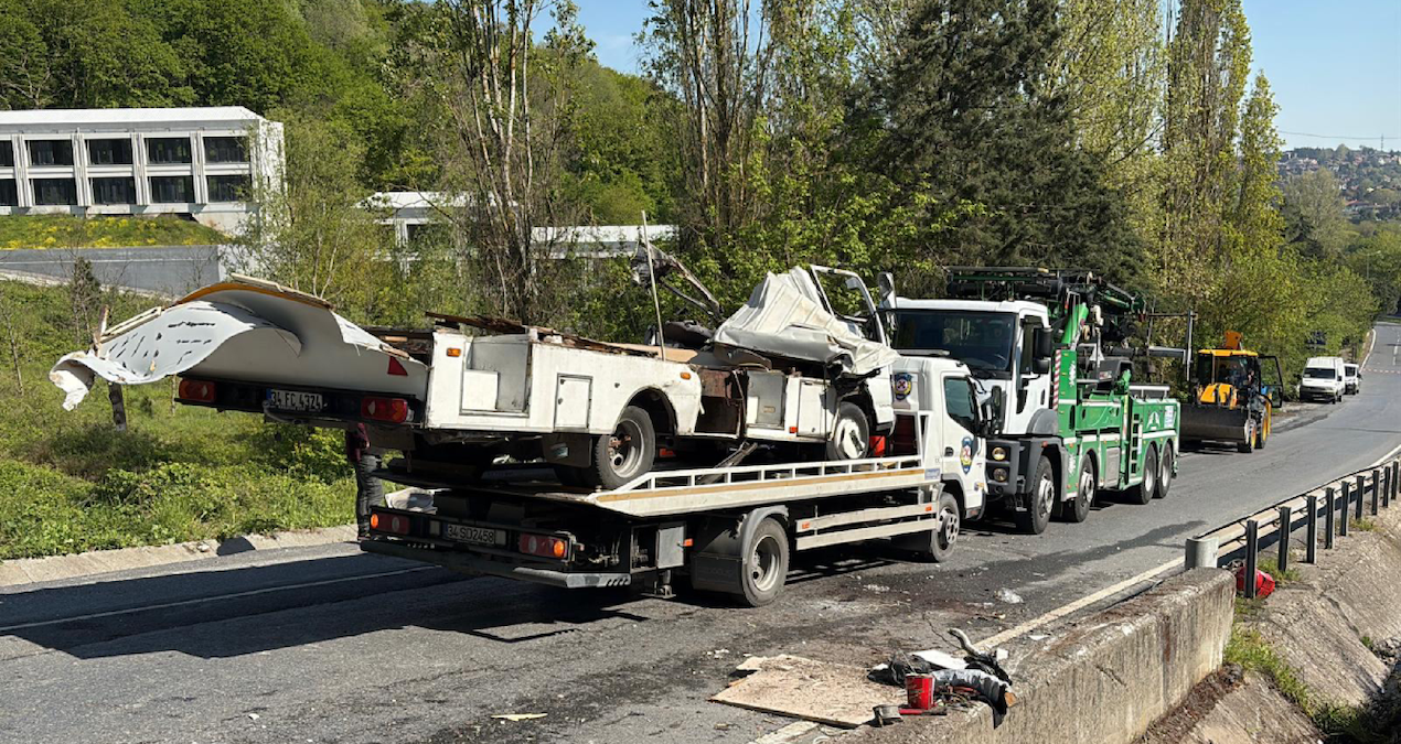 Son Gelişme: Karavan bariyere saplandı, sürücüsünden acı haber geldi - Son Dakika - Son Dakika Bilgileri