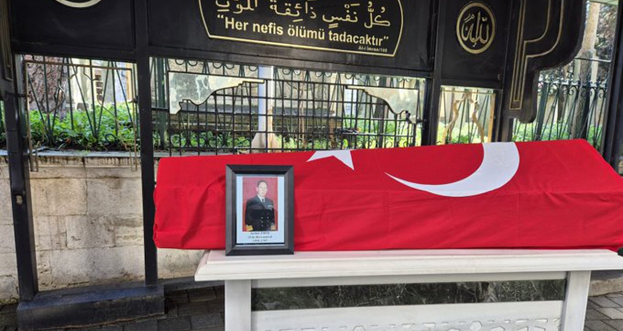 Son Gelişme: Kardak kahramanının bayrağını ailesi getirdi - Son Dakika Haberleri | İşte Tüm Ayrıntılar
