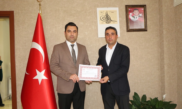 Karlıova SYDV personeli, 973 vakıf arasında 10. sıraya girerek teşekkür belgesi aldı ve Merak Edilenler