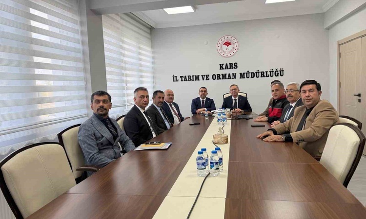 Kars'ta Vali Polat, toprak analiz laboratuvarı ve mera eğitim merkezini inceledi ve Merak Edilenler