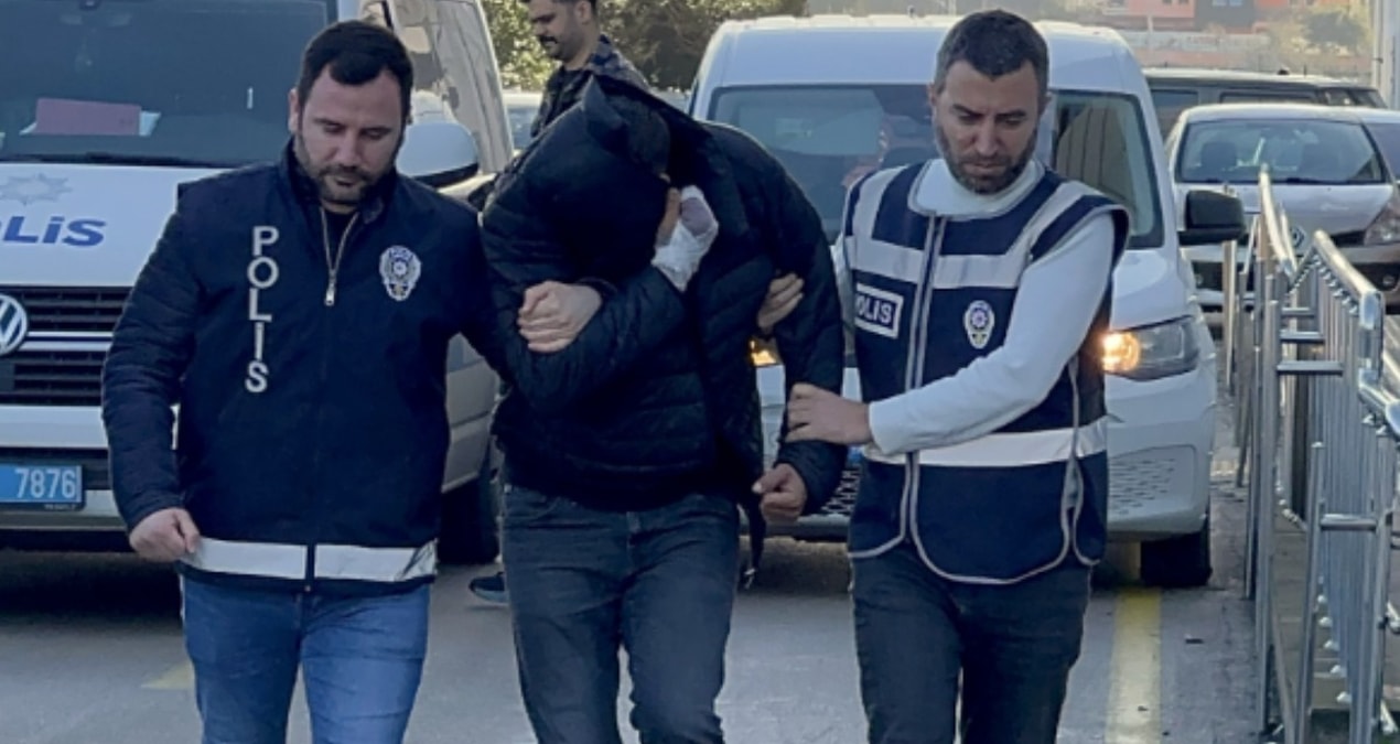 Ayrıntılar Netleşti: Kavgaları boşanınca da bitmedi! Birbirlerini darbeden eski eşler yakalanarak gözaltına se