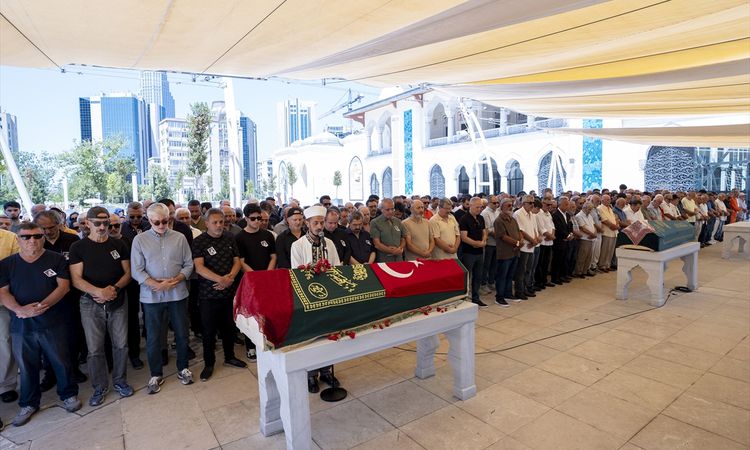 Son Gelişme: Kaybolduğu Ağrı Dağı'nda cenazesine ulaşılan kadın dağcı İstanbul'da son yolculuğuna uğurlandı -