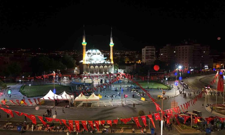 Floods rose from mosques in Kayseri on the anniversary of July 15 - Breaking News