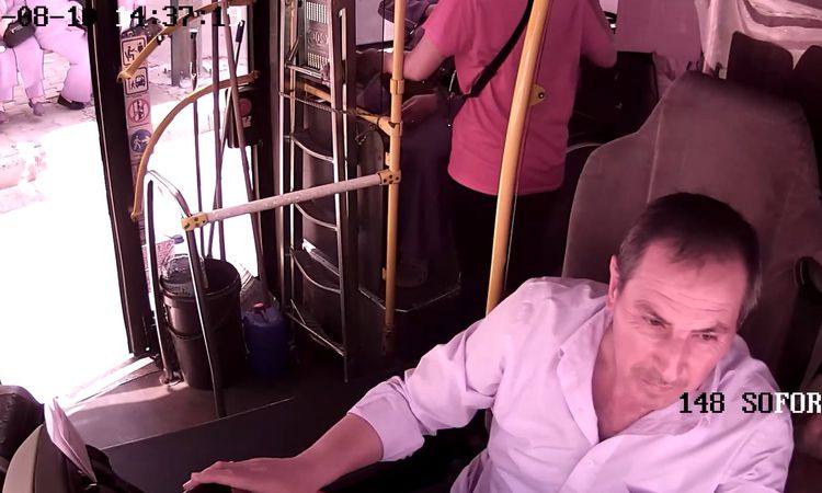 Gündemden Son Bilgiler: Kayseri'de Fenalaşan Yolcu Otobüs Şoförlerinin Yardımıyla Hastaneye Yetiştirildi - Son