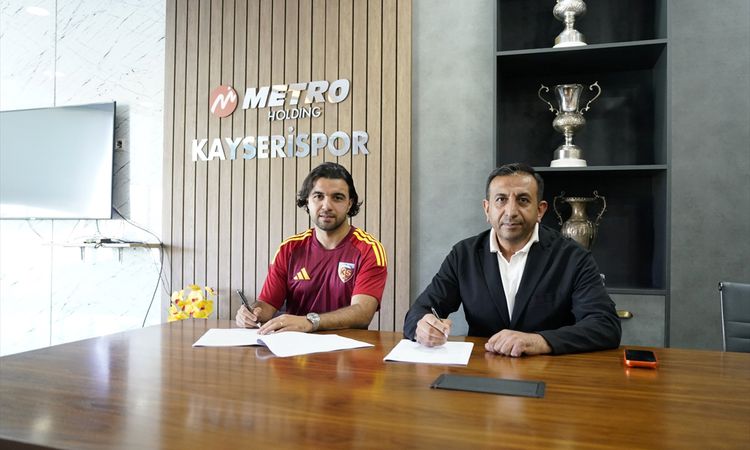 Sıcak Gündem: Kayserispor 15 futbolcu transfer etti - Son Dakika Haberleri: Gelişmeler Takip Ediliyor