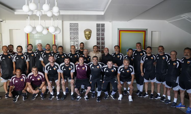 Gündemden Son Bilgiler: Kayserispor'da 22 Antrenöre Yeni Sözleşme - Son Dakika | İşte Tüm Ayrıntılar