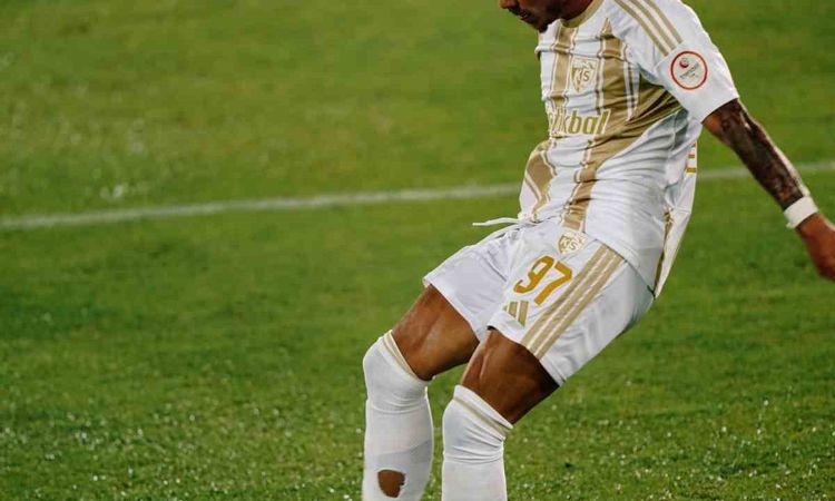 Sıcak Gündem: Kayserispor, Vanspor'u 2-0 Yenerek Sezona 3 Puanla resmen start aldı - Son Dakika ve Merak Edile