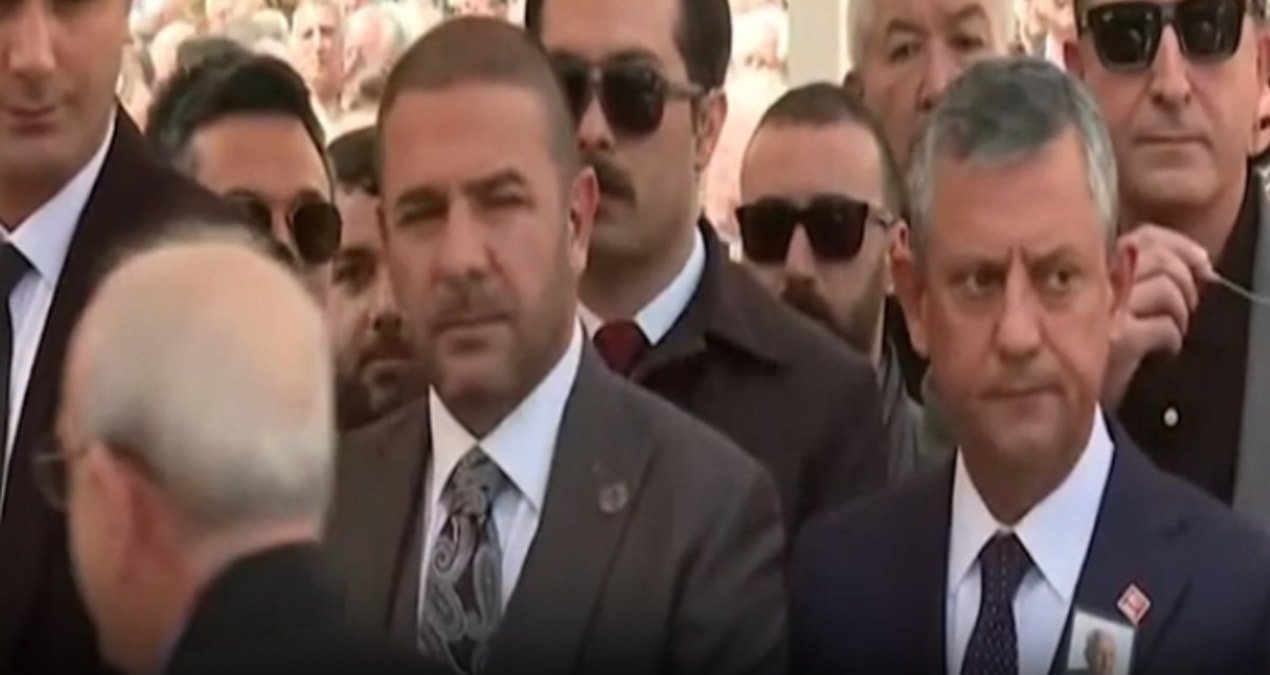 Gündemden Son Bilgiler: Kılıçdaroğlu, Özel'e selam vermedi: Özelden açıklama geldi! - Son Dakika Haberleri: Ge