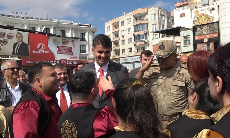 Kilis'te özel bireyler, Jandarma Komutanına Yaşlılar Günü'nde asker selamı verdi | İşte Tüm Ayrıntılar