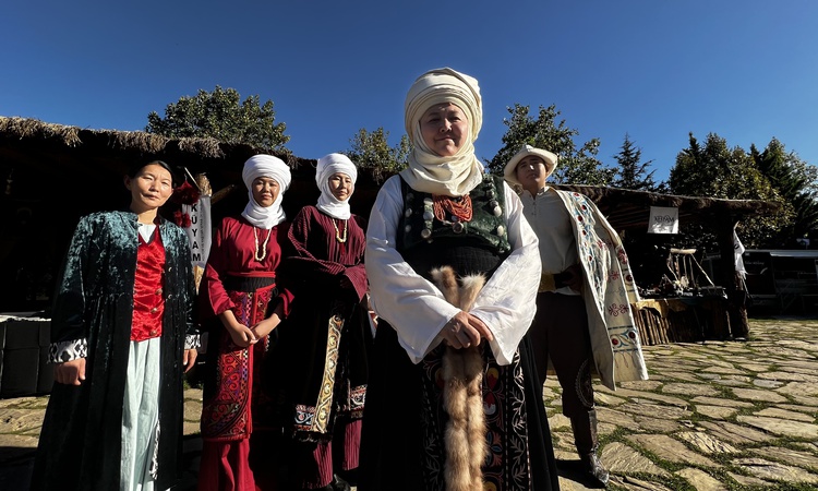 Kırgız kıyafetlerini 10 yaşından beri hazırlayan Kalkanova, Ankara'da sergiledi | İşte Tüm Ayrıntılar