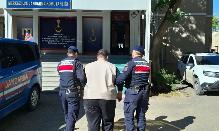 Kırıkkale'de hakkında 2 yıl 13 ay hapis cezası kesinleşen firari hükümlü yakalandı - Son Dakika Bilgileri