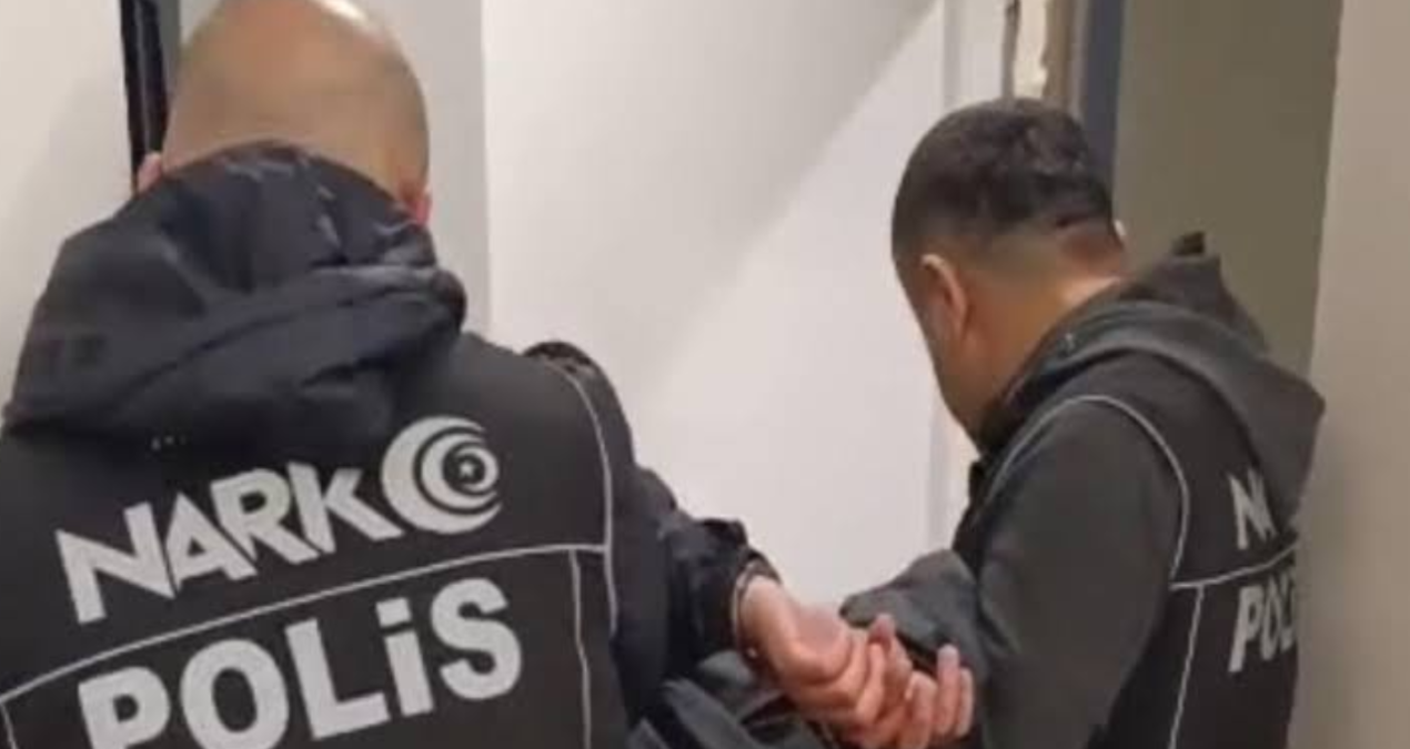 Kırmızı bültenle aranan firari uyuşturucu hükümlüsü Mersin'de yakalandı - Son Dakika - Son Dakika Bilgileri
