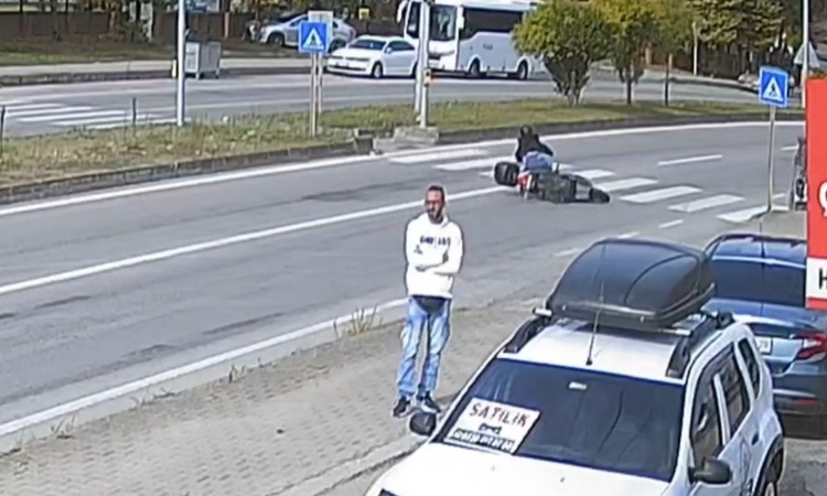 Kırmızı ışığı son anda fark etti, motosikletten gerileme kaydetti | İşte Tüm Ayrıntılar