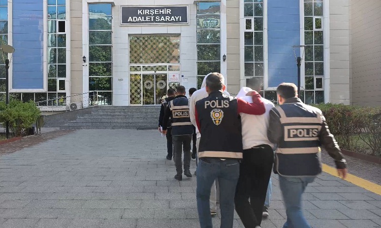 Kırşehir'de yağma ve yaralama olaylarında yakalanan 5 şüpheliden 3'ü hakkında tutuklama kararı verildi: Gelişm