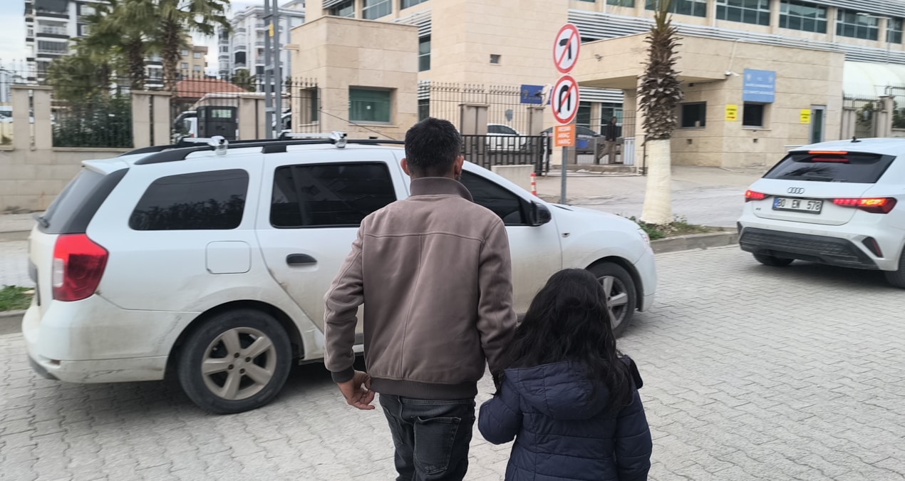 Gündemden Son Bilgiler: Kızı 'belim ağrıyor' dediğinde şüphelendi! Öğretmenden 8 yaşındaki öğrenciye yumruk -