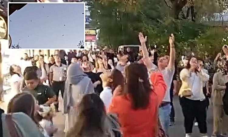 Klip çekiminde binadan para atıldı, vatandaşlar kapıştı - Son Dakika Bilgileri