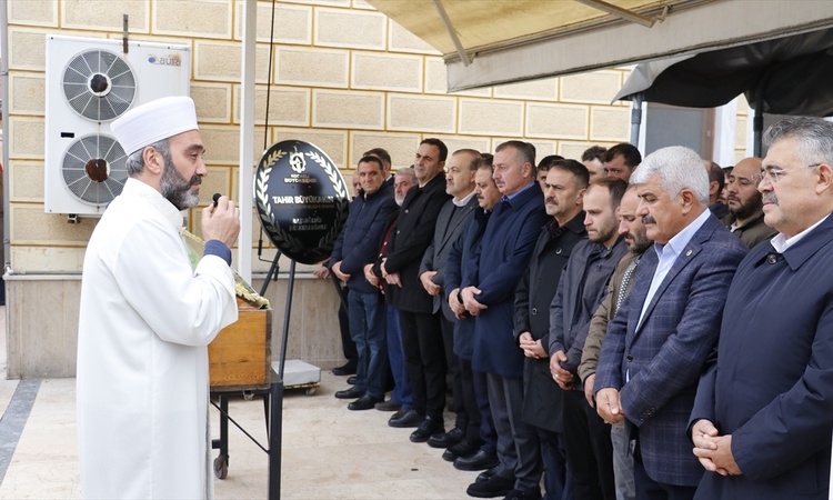 Kocaeli'de selde ölen eski muhtar Mustafa Kedikli (65) son yolculuğuna uğurlandı - Son Dakika Bilgileri