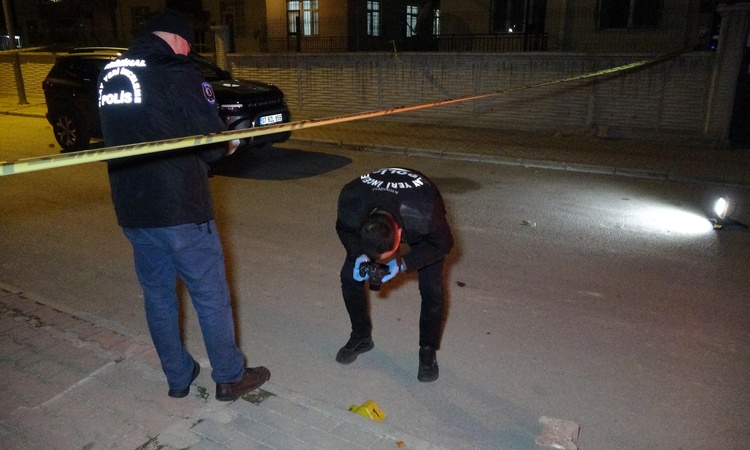 Konya'da V.E., boşanma aşamasındaki eşi tarafından kızının önünde 4 mermiyle vuruldu - Son Dakika Bilgileri
