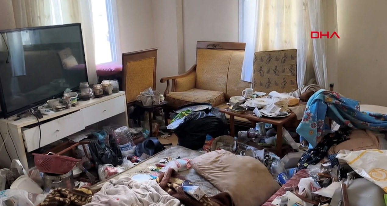 The cause of the bad smell was revealed: 5 trucks of garbage were removed from the house - Breaking News
