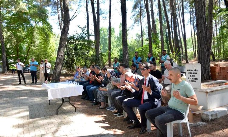 15 July Activities in Köyceğiz: Martyr's Grave Visited - Last Minute