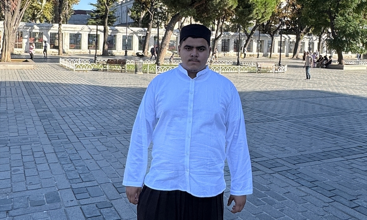 Kritik Açıklama: 18 yaşındaki imam hatipli gencin İstanbul'dan otostopla umre yolculuğu: Gelişmeler Takip Edil