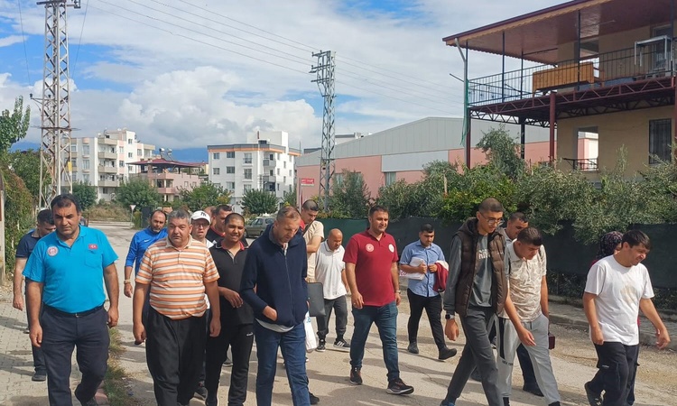 Kritik Açıklama: Adana'da Umut Evleri'ndeki özel bireyler Dünya Yürüyüş Günü'nde yürüyüp koştu - Son Dakika Bi