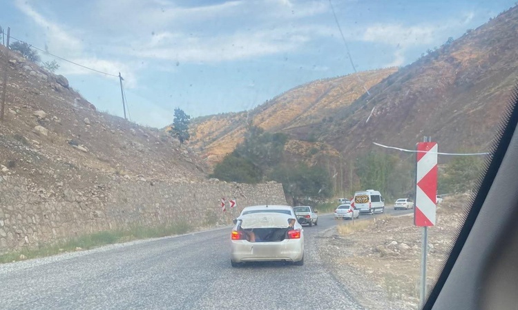 Kritik Açıklama: Adıyaman-Çelikhan karayolunda otomobil bagajında yolculuk yapan kişi şaşırttı | İşte Tüm Ayrı
