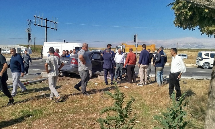 Kritik Açıklama: Adıyaman'da iki otomobilin çarpıştığı kazada 3 kişi yaralandı | İşte Tüm Ayrıntılar