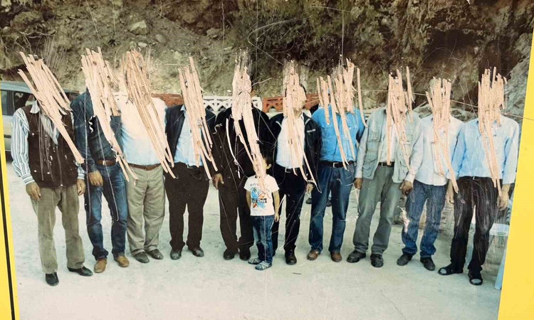 Kritik Açıklama: Afyonkarahisar Bolvadin'deki mesire alanında hatıra fotoğrafındaki yüzler kazındı | İşte Tüm