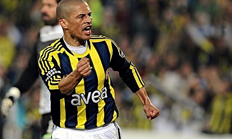 Kritik Açıklama: Alex de Souza'dan çarpıcı itiraf: Fenerbahçe'den ayrılmasına üzüldüm - Son Dakika Bilgileri