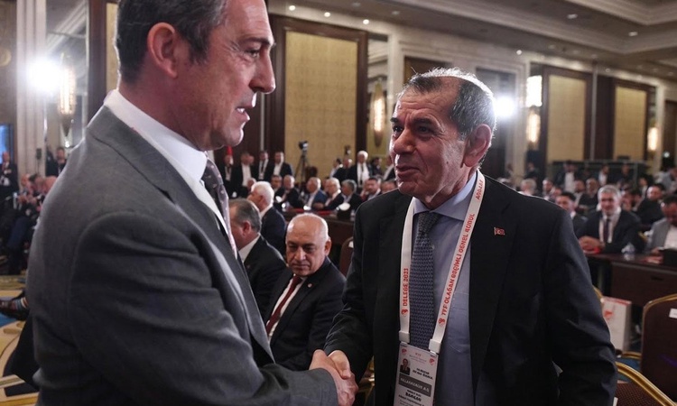 Kritik Açıklama: Ali Koç bıraktı, Dursun Özbek talip oldu! Uçağa bindi, gidiyor: Gelişmeler Takip Ediliyor