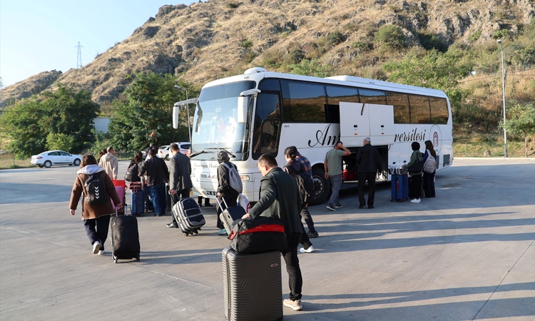 Kritik Açıklama: Amasya Üniversitesi öğrencileri otogarda karşılayıp kalacak yerlerine ulaştırıyor: Gelişmeler
