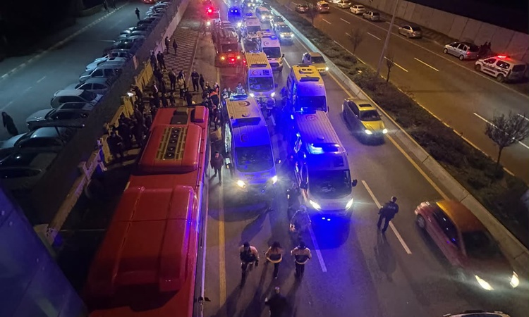 Kritik Açıklama: Ankara Etimesgut'ta EGO otobüsü üst geçide çarptı, 24 kişi yaralandı | İşte Tüm Ayrıntılar