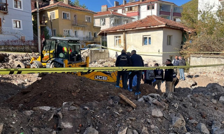 Kritik Açıklama: Ankara Kızılcahamam'da 17 yıl önce kaybolan kadının evinin altında kemikler bulundu | İşte Tü
