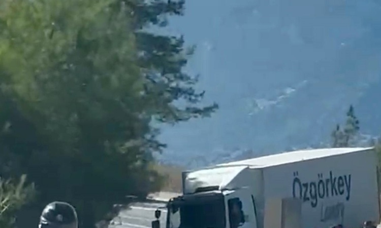 Kritik Açıklama: Antalya Kumluca'da cip ile kamyon çarpıştı, Çinli turist yaşamını yitirdi - Son Dakika Bilgil