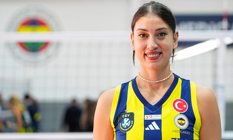 Kritik Açıklama: Arelya Karasoy Koçaş ve Kübra Akman, Fenerbahçe Medicana'nın kupa hedefini anlattılar: Gelişm
