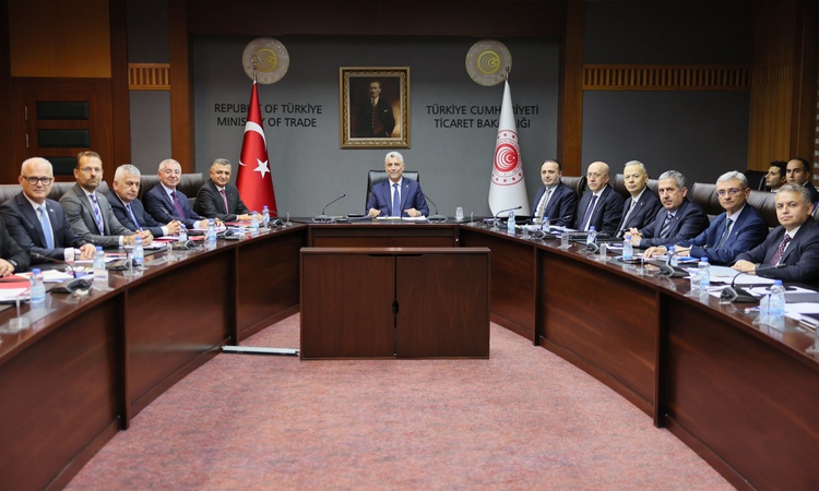 Kritik Açıklama: Bakan Bolat, otomotiv temsilcileriyle AB Sanayi Hızlandırma Yasası Taslağı'nı görüştü