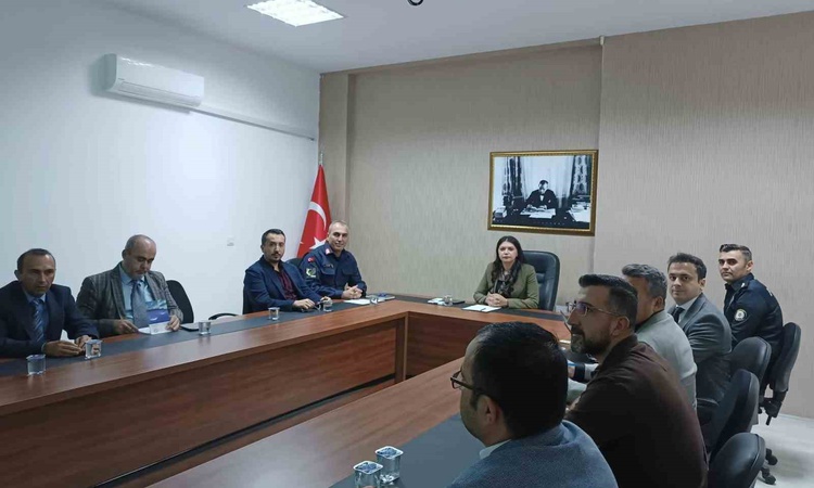 Kritik Açıklama: Baklan Kaymakamı Yerlikaya, bağımlılıkla mücadele toplantısına başkanlık etti