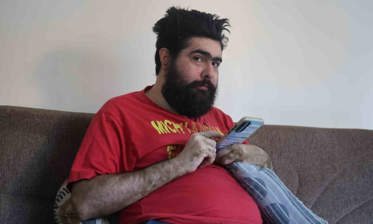 Kritik Açıklama: Barış Özbay, 3 aylık tedaviye rağmen ilaçları bırakıp telefon bağımlılığına döndü
