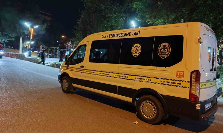Kritik Açıklama: Batman'da Belde Mahallesi'ndeki parkta iki grup kavga etti, 1 kişi bıçakla yaralandı | İşte T