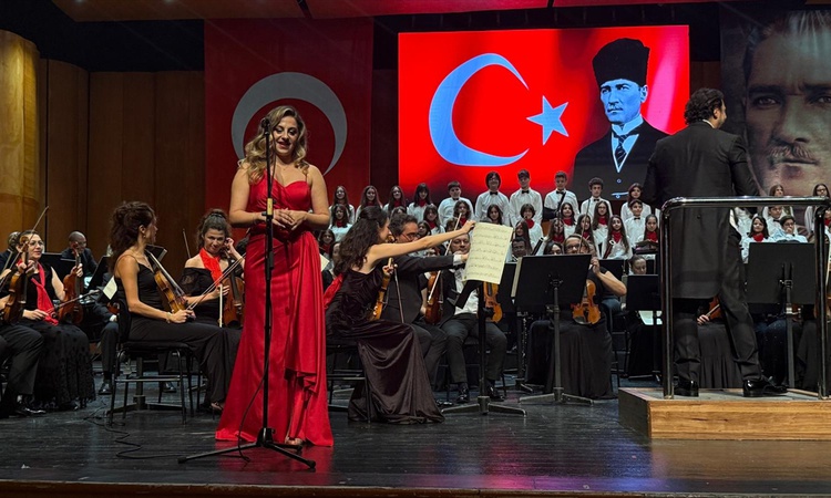Kritik Açıklama: BBDSO, 29 Ekim etkinliklerinde Merinos AKKM'de solist Ceren Aydın'ı ağırladı ve Merak Edilenl