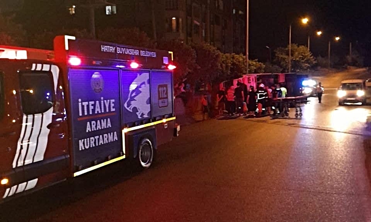 Kritik Açıklama: Belen’de devrilen kamyonun sürücüsü yaralandı