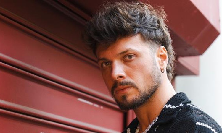 Kritik Açıklama: Berkay Şahinoğlu kimdir? Çirkin dizisinin İsmail'i Berkay Şahinoğlu kaç yaşında, nereli? ve M