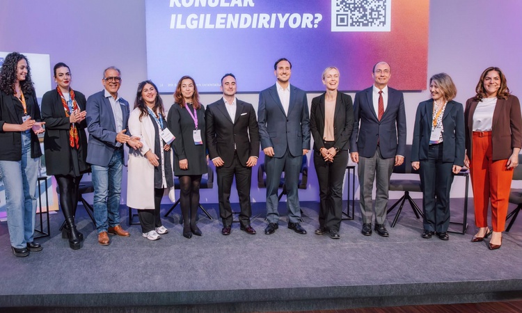 Kritik Açıklama: Berlin'de Türk ve Alman iş dünyası 60 milyar dolarlık ticaret hedefini ele aldı