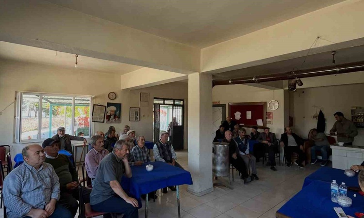 Kritik Açıklama: Bilecik'in Alpagut köyünde Tarım Müdürü Ayvalık çiftçileri dinledi ve Merak Edilenler