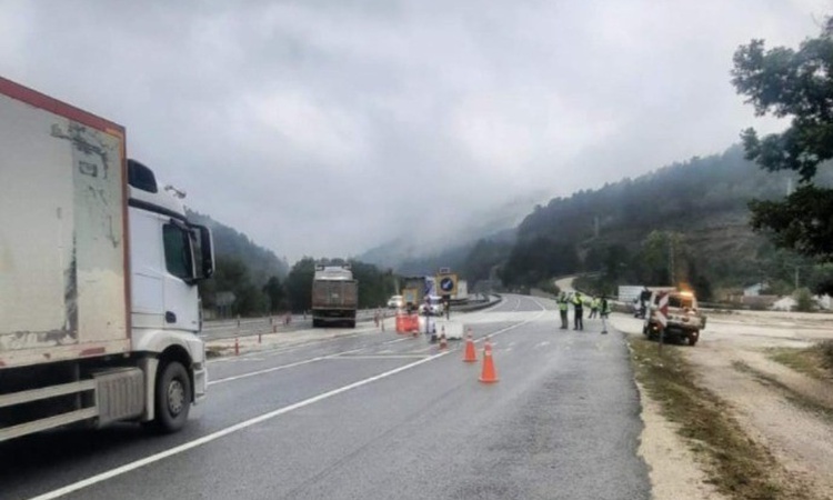 Kritik Açıklama: Bilecik'te Bozüyük-Bursa kara yolunun 4 kilometrelik kesimi trafiğe açıldı