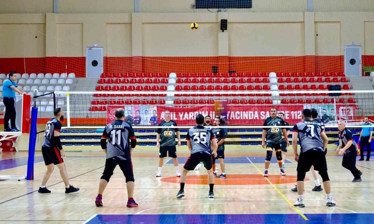 Kritik Açıklama: Bilecik'te kamu çalışanları voleybol şampiyonları Bursa'da Bilecik'i temsil edecek