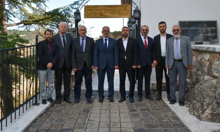 Kritik Açıklama: Bilecik'te Şeyh Edebali Türbesi'nde Kur'an-ı Kerim tilavet edildi, dua yapıldı - Son Dakika B