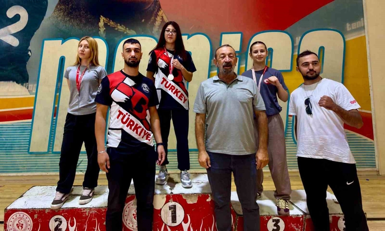 Kritik Açıklama: Bilecikli muaythai sporcuları Manisa'daki 17. Zafer Kupası'ndan 8 dereceyle döndü | İşte Tüm