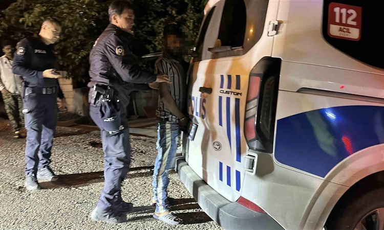 Kritik Açıklama: Burdur'da 2 araca çarpan sürücü kaçarken yakalandı, 1.96 promil alkollü çıktı - Son Dakika Bi